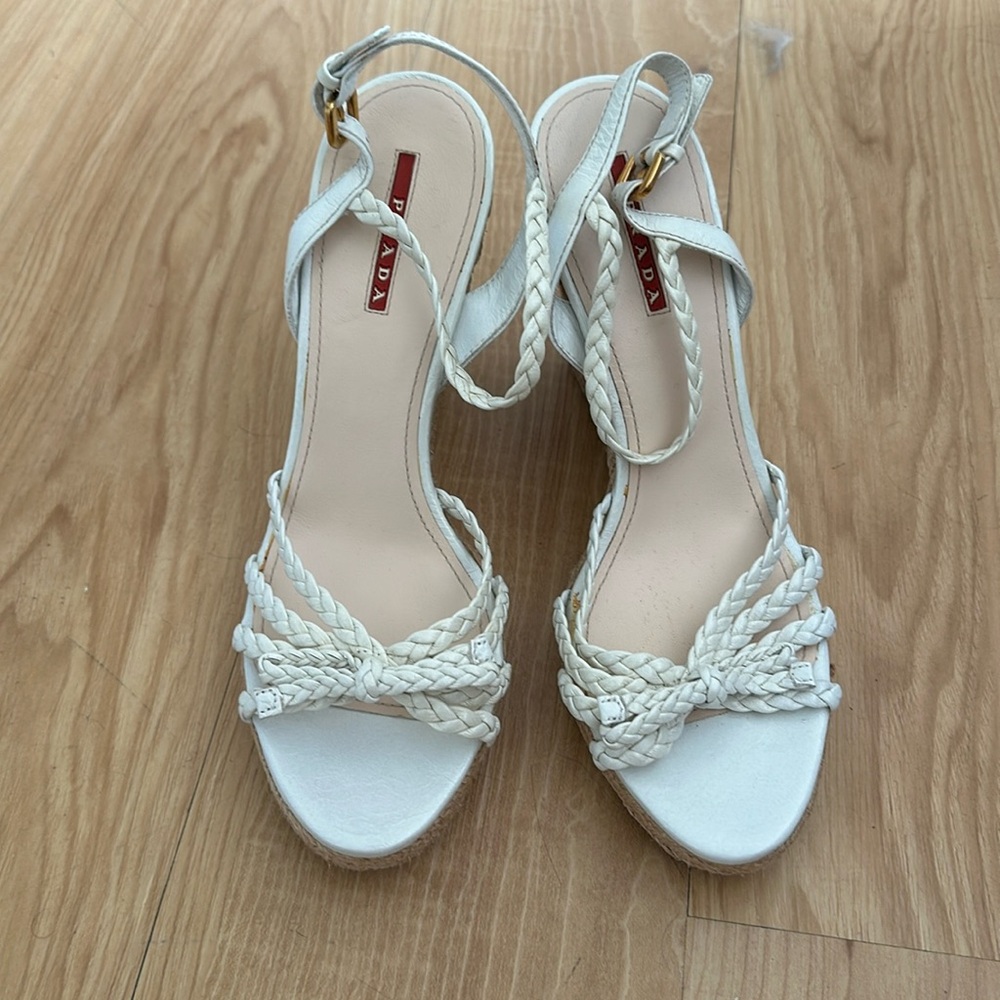 Prada Sandal white platform 39. Size 8,5 . New